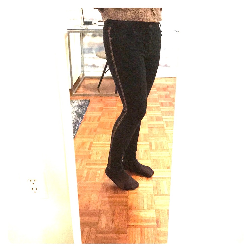 Black jeans with leopard detail